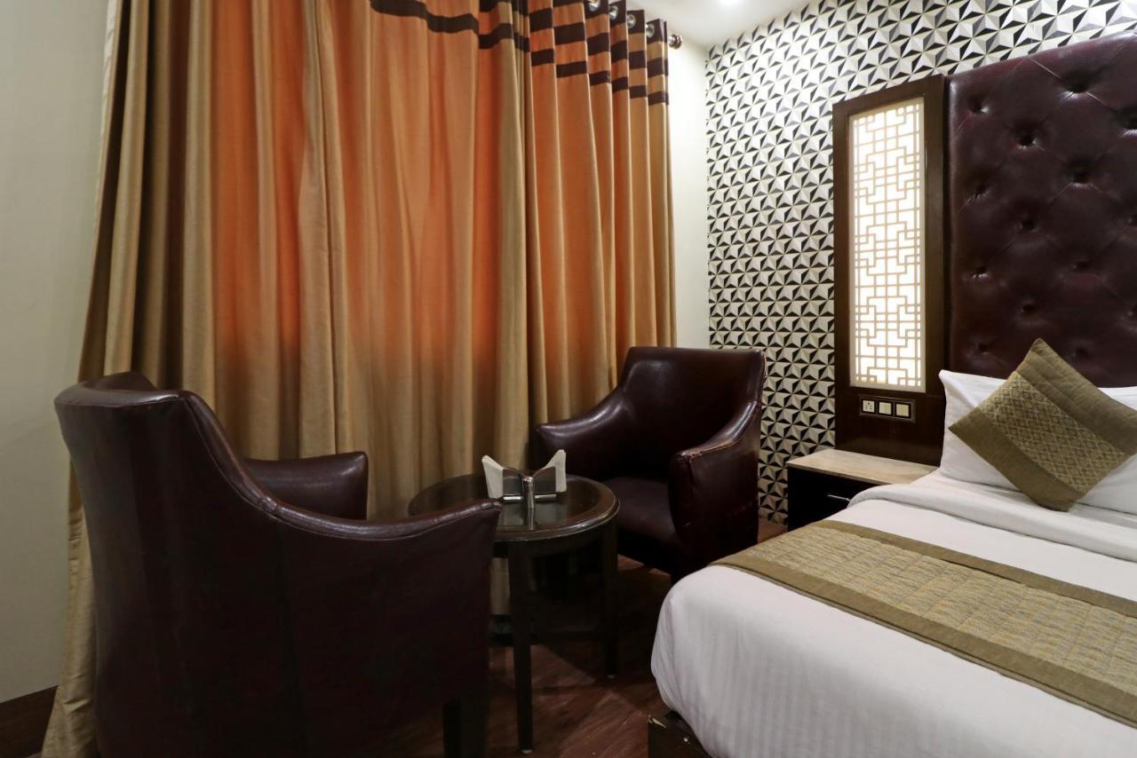 Hotel Mannat International By Mannat New Delhi Exteriör bild