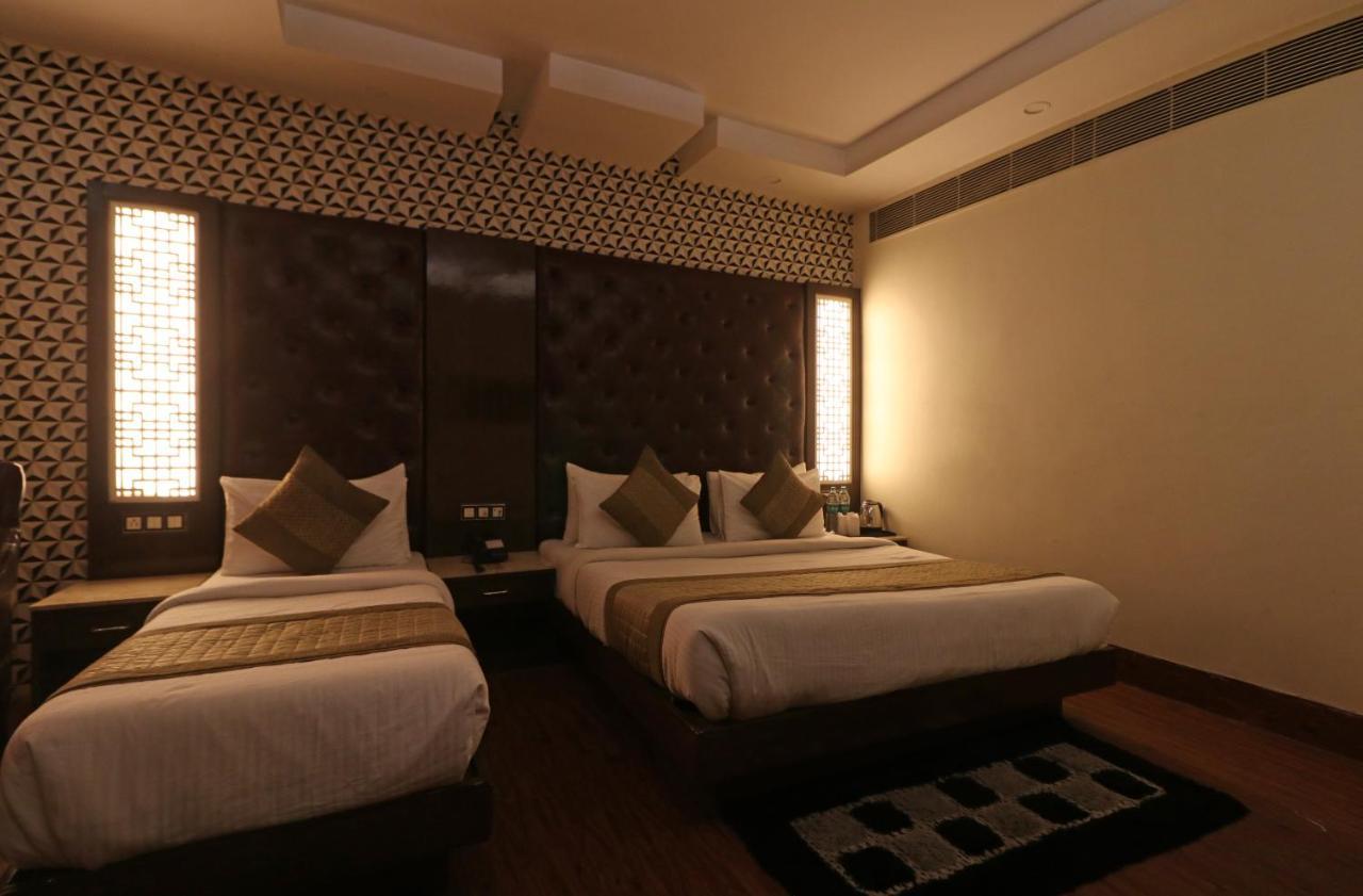 Hotel Mannat International By Mannat New Delhi Exteriör bild