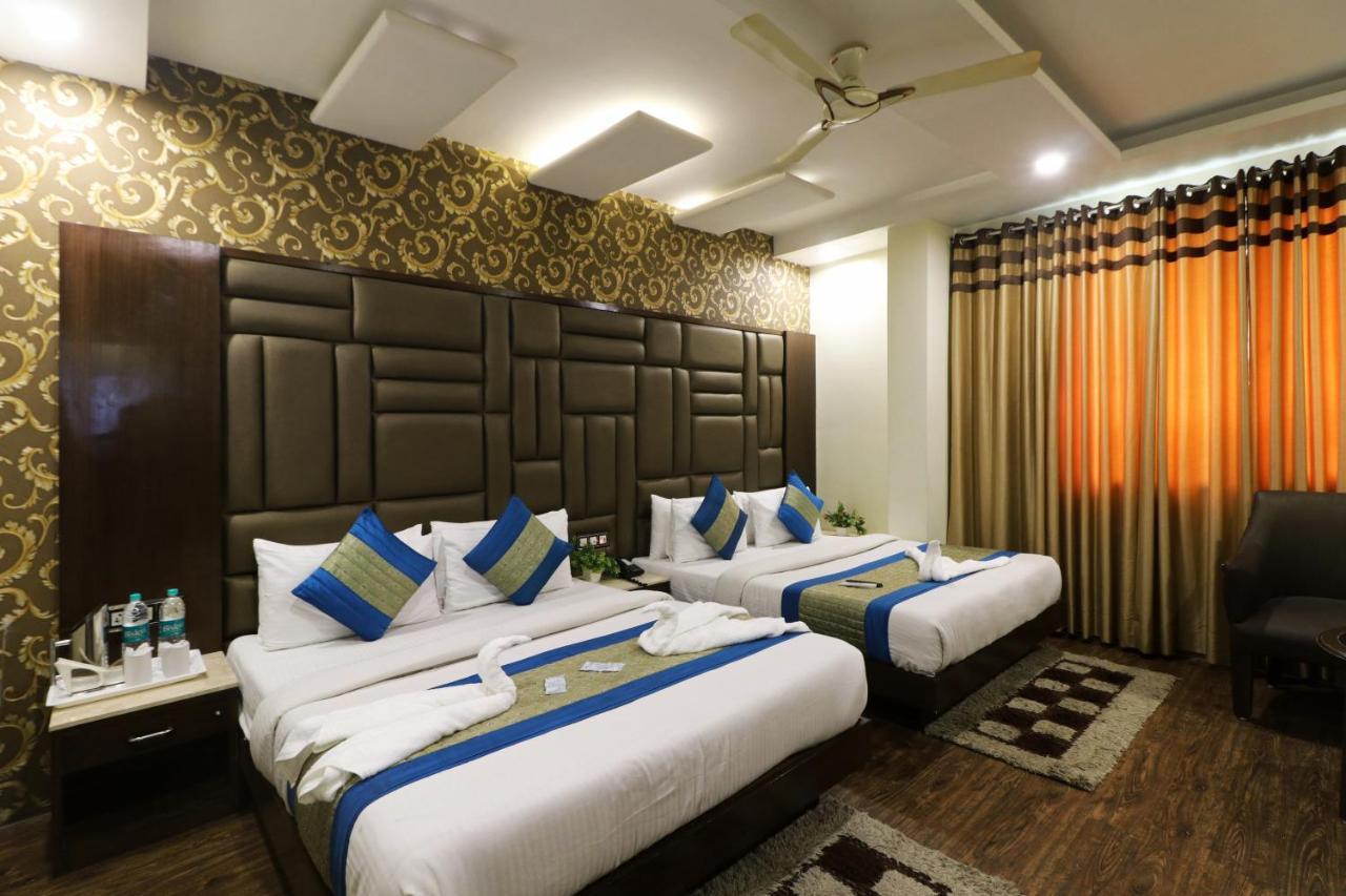 Hotel Mannat International By Mannat New Delhi Exteriör bild