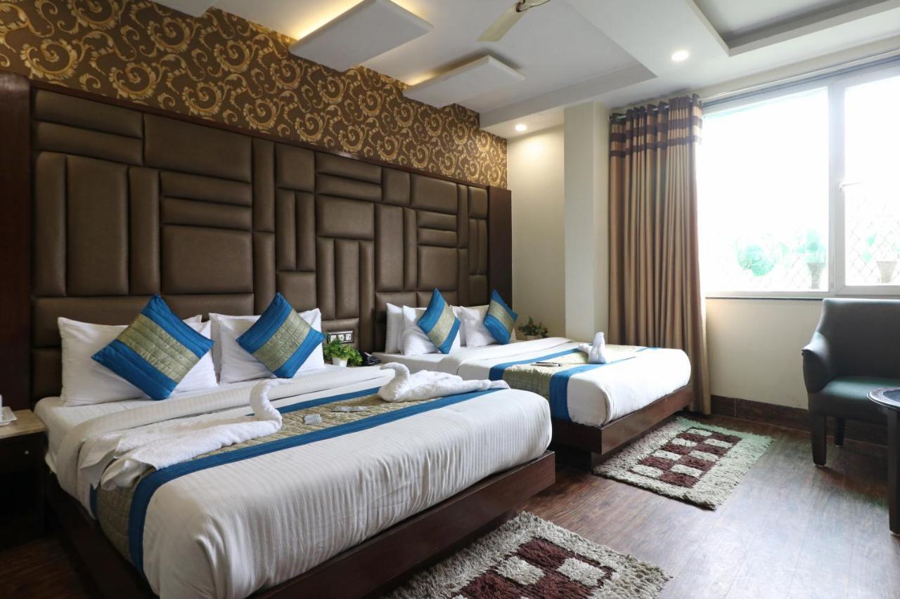 Hotel Mannat International By Mannat New Delhi Exteriör bild