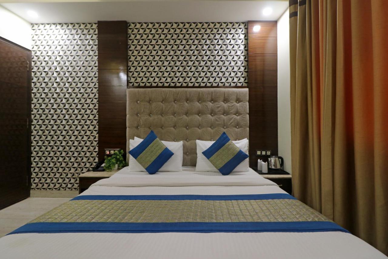 Hotel Mannat International By Mannat New Delhi Exteriör bild
