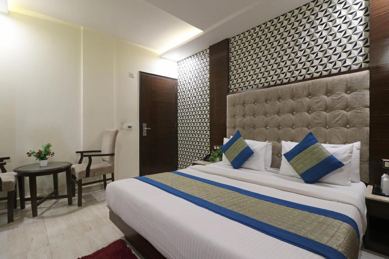 Hotel Mannat International By Mannat New Delhi Exteriör bild