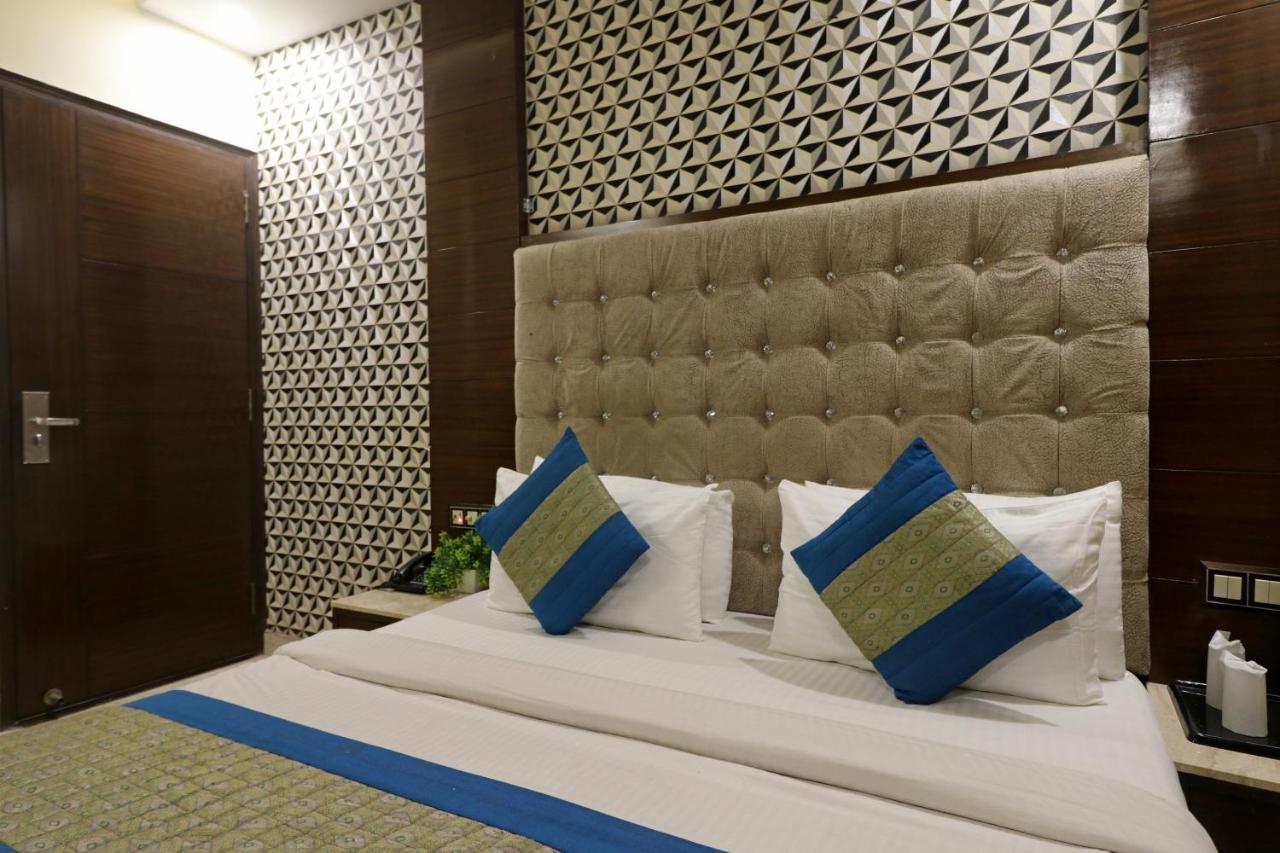 Hotel Mannat International By Mannat New Delhi Exteriör bild