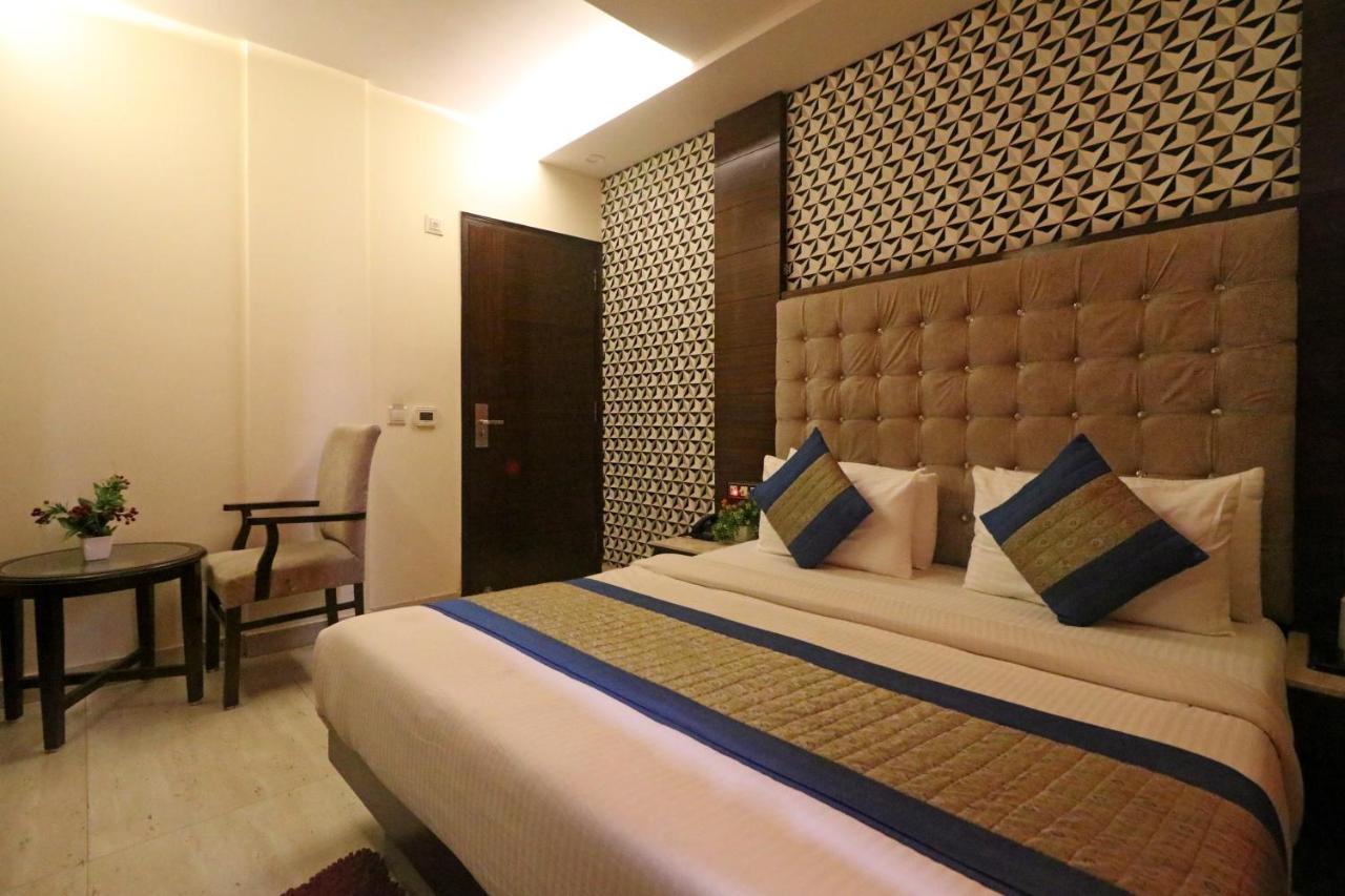 Hotel Mannat International By Mannat New Delhi Exteriör bild