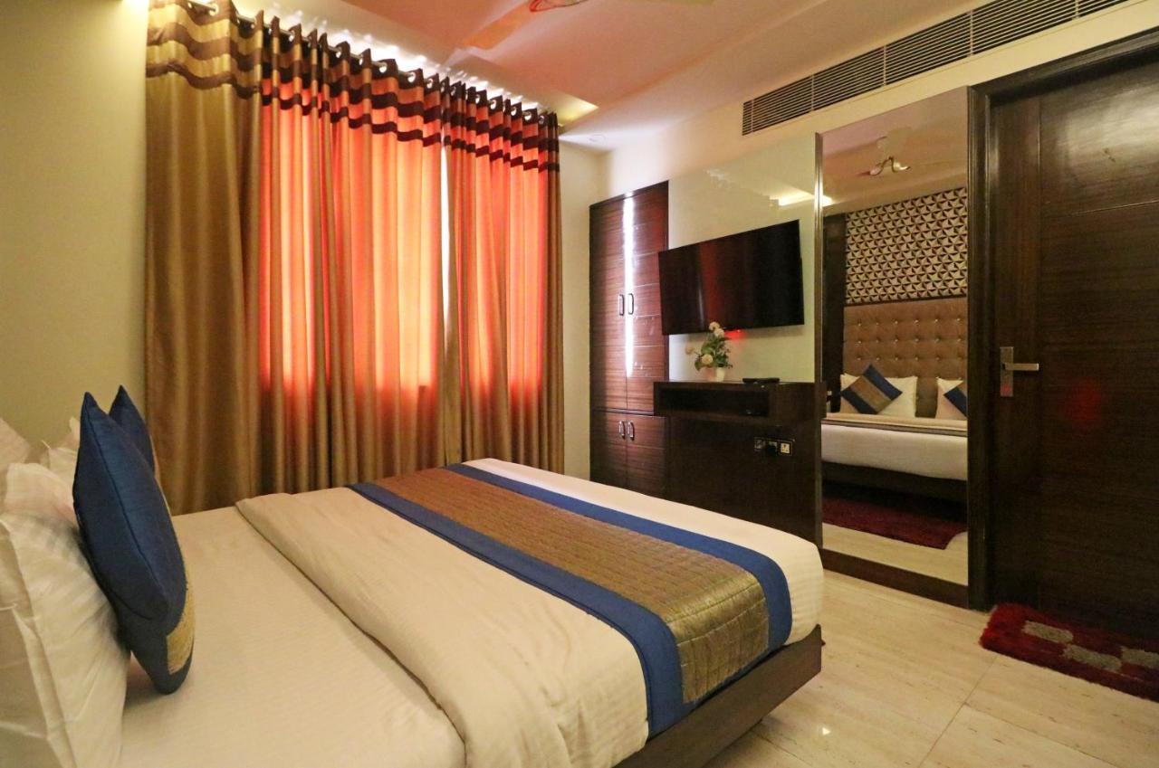 Hotel Mannat International By Mannat New Delhi Exteriör bild