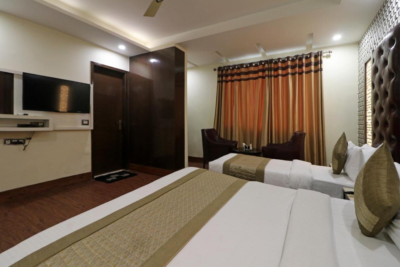 Hotel Mannat International By Mannat New Delhi Exteriör bild
