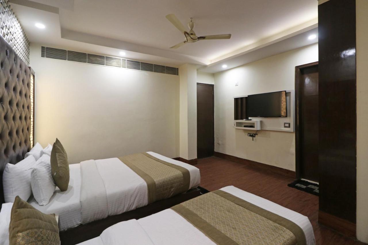 Hotel Mannat International By Mannat New Delhi Exteriör bild