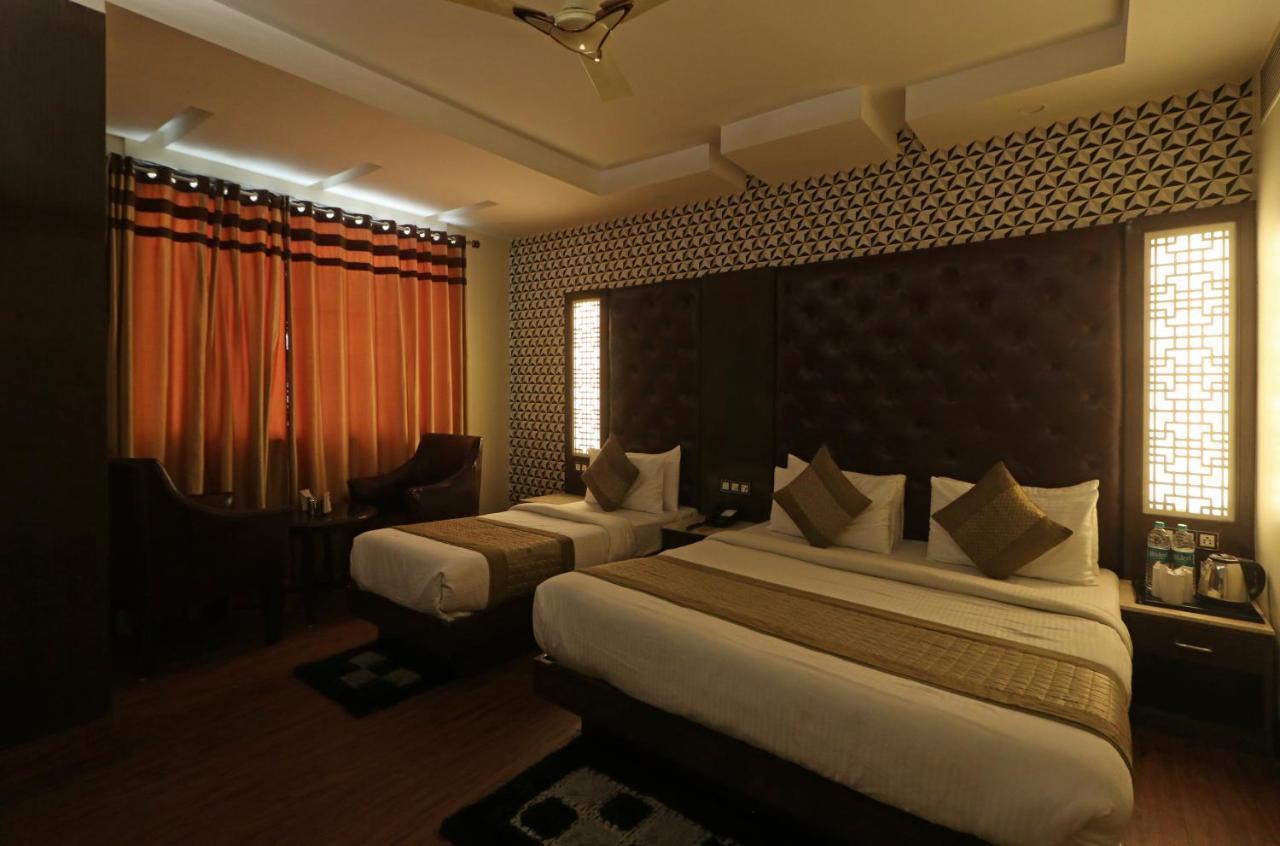 Hotel Mannat International By Mannat New Delhi Exteriör bild