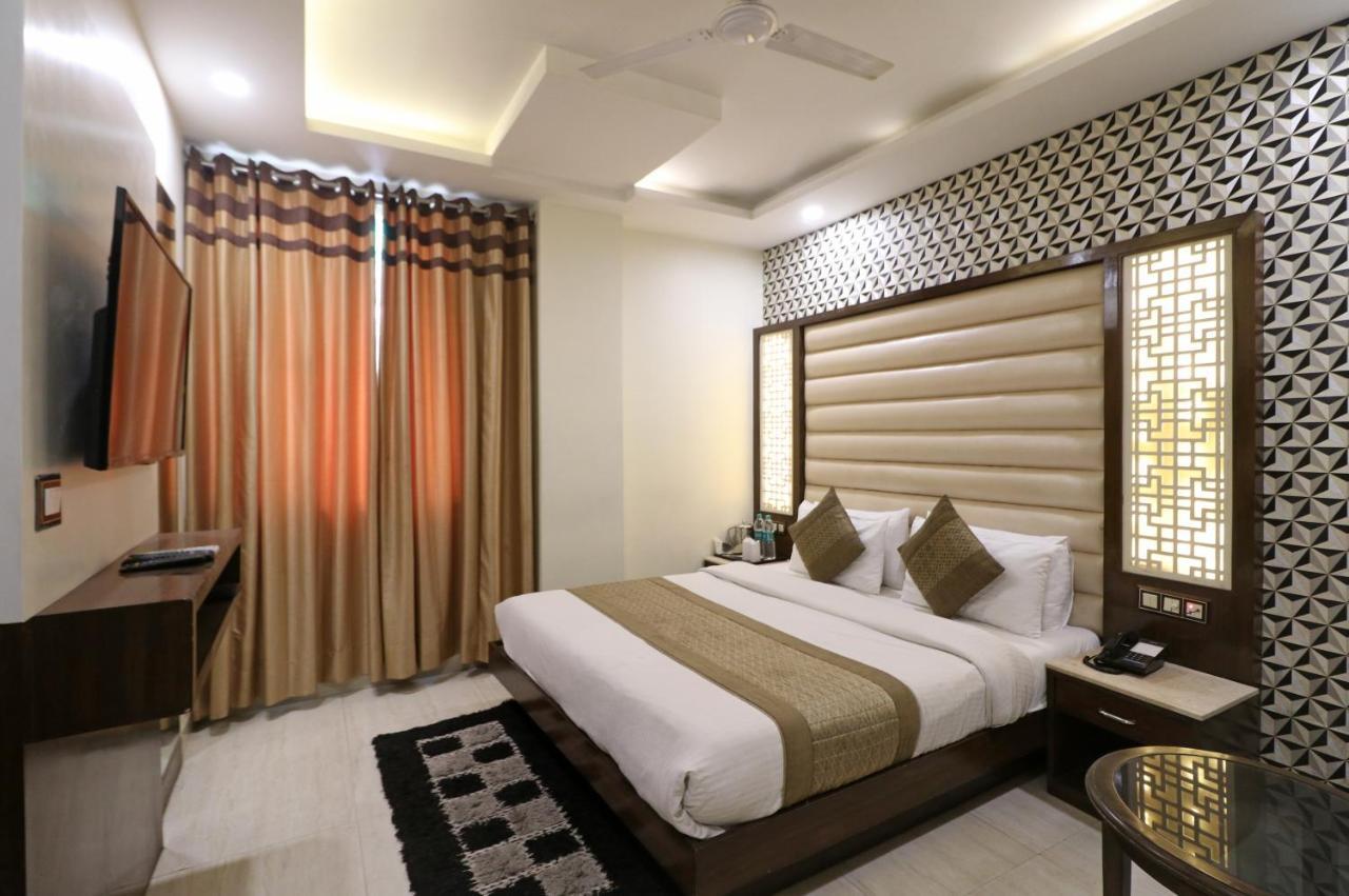 Hotel Mannat International By Mannat New Delhi Exteriör bild