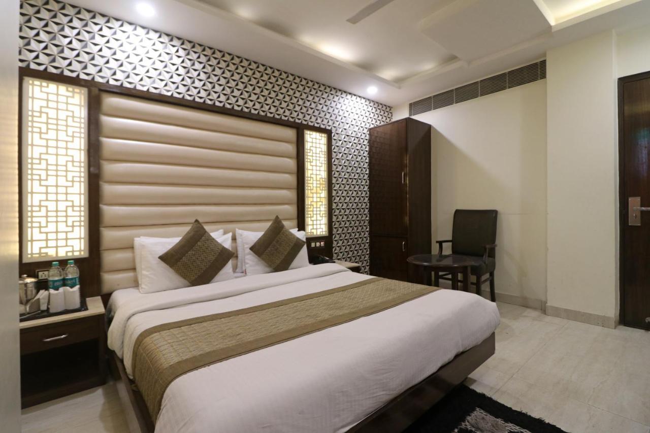 Hotel Mannat International By Mannat New Delhi Exteriör bild