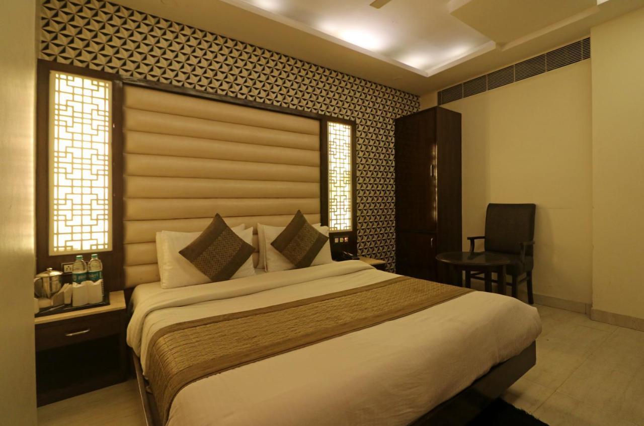 Hotel Mannat International By Mannat New Delhi Exteriör bild