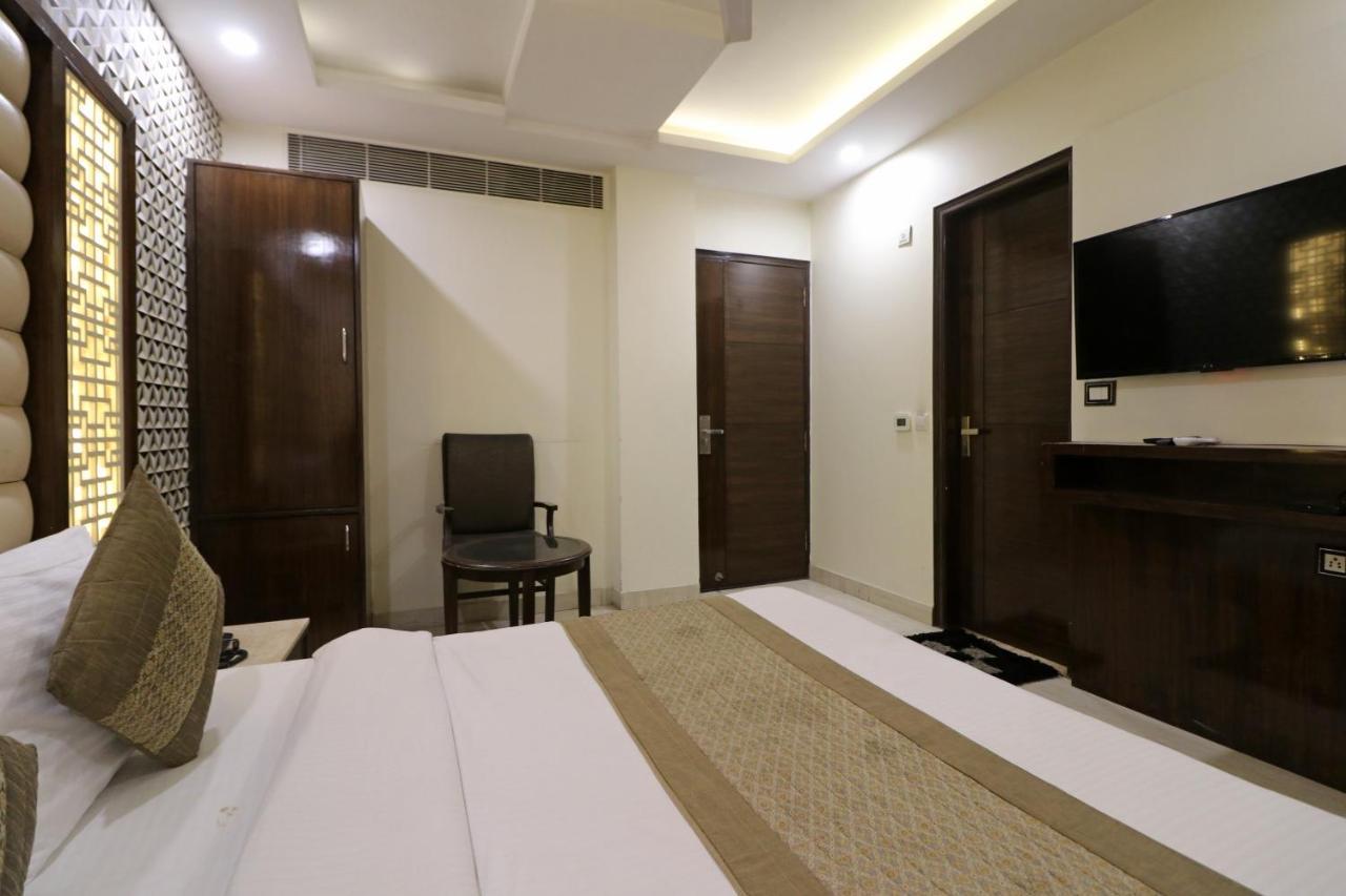 Hotel Mannat International By Mannat New Delhi Exteriör bild