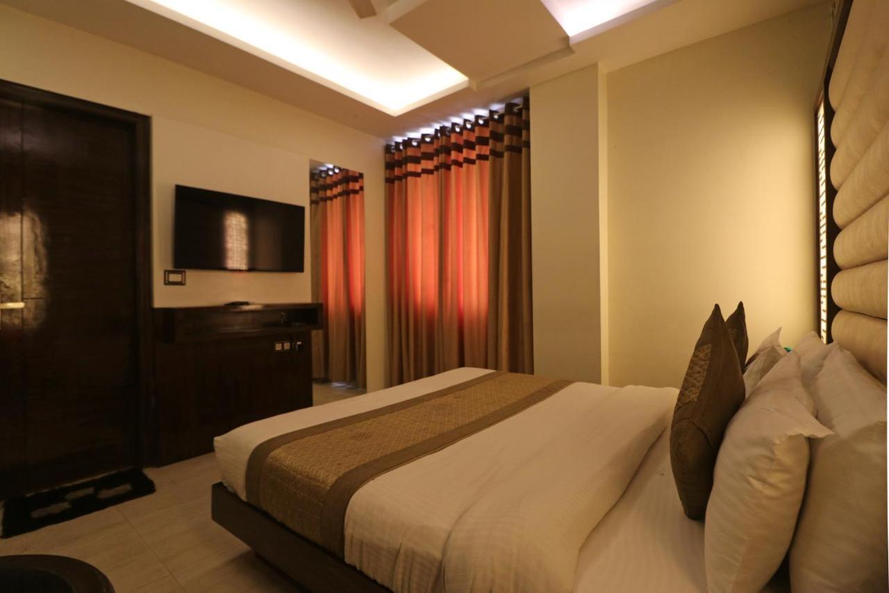Hotel Mannat International By Mannat New Delhi Exteriör bild