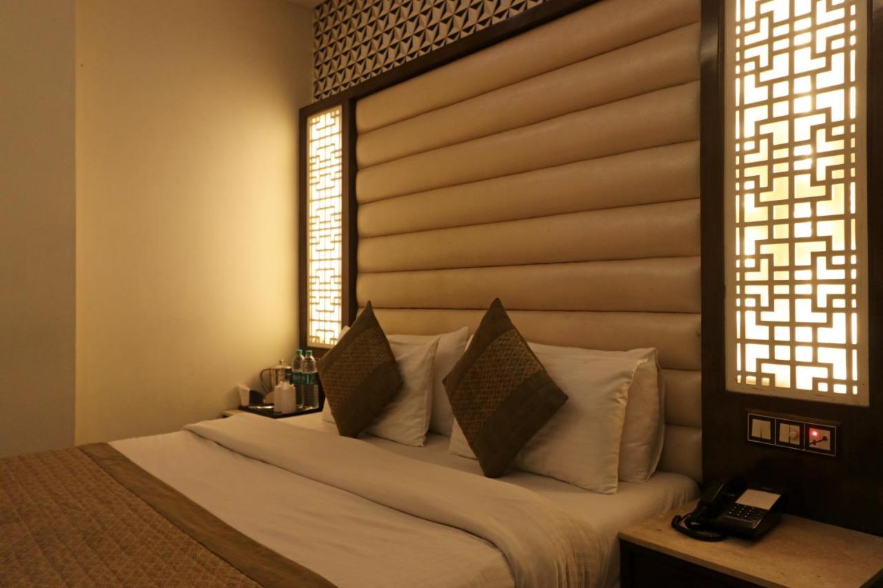 Hotel Mannat International By Mannat New Delhi Exteriör bild