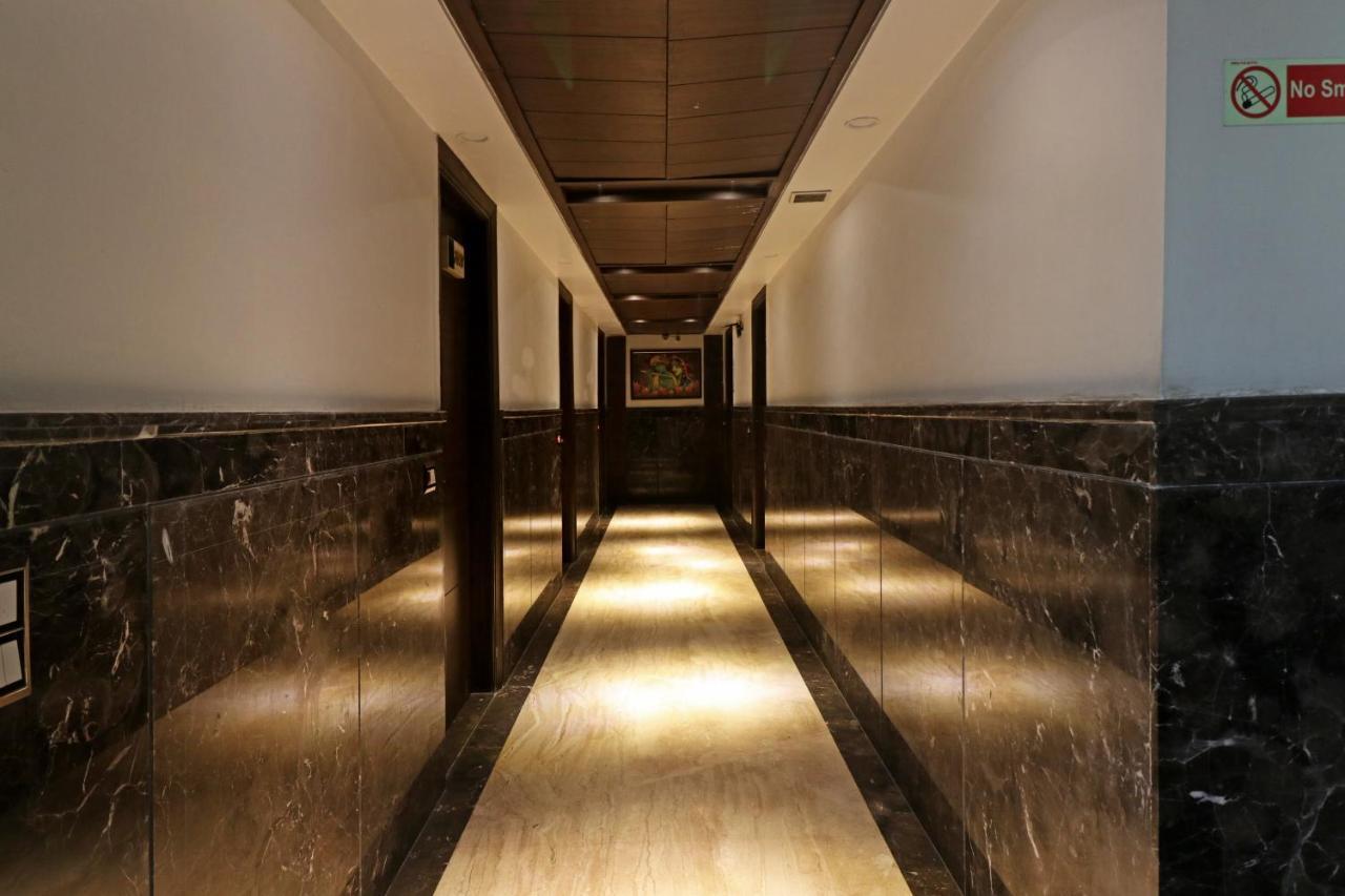 Hotel Mannat International By Mannat New Delhi Exteriör bild