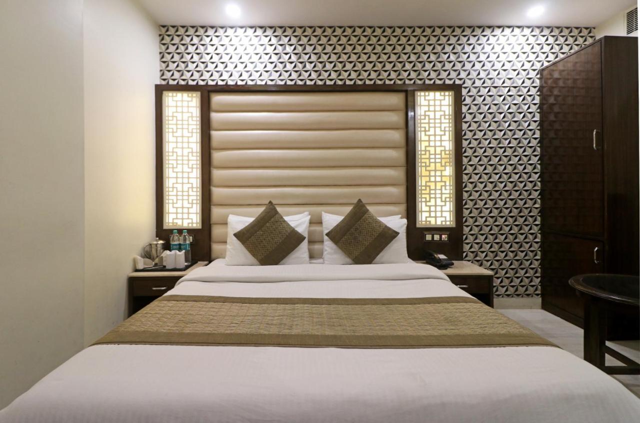 Hotel Mannat International By Mannat New Delhi Exteriör bild