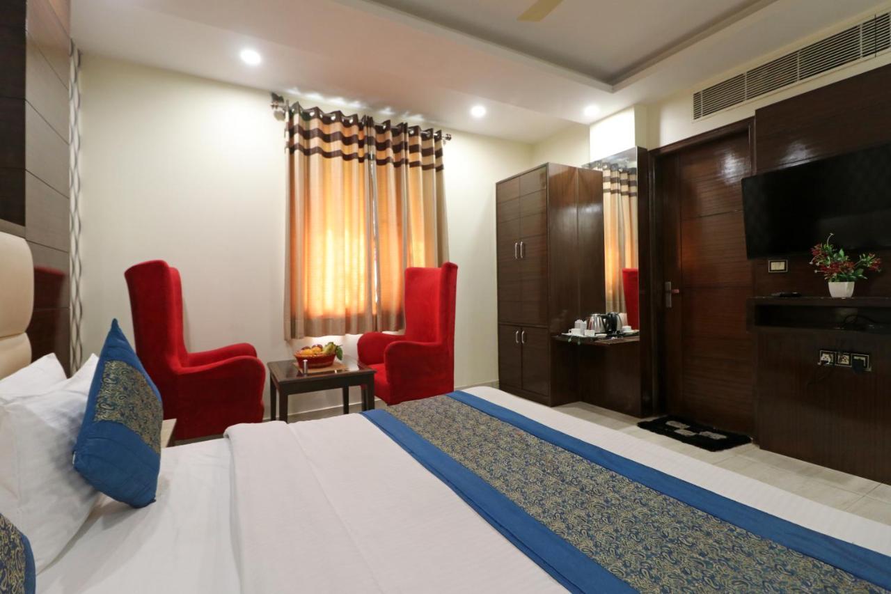 Hotel Mannat International By Mannat New Delhi Exteriör bild