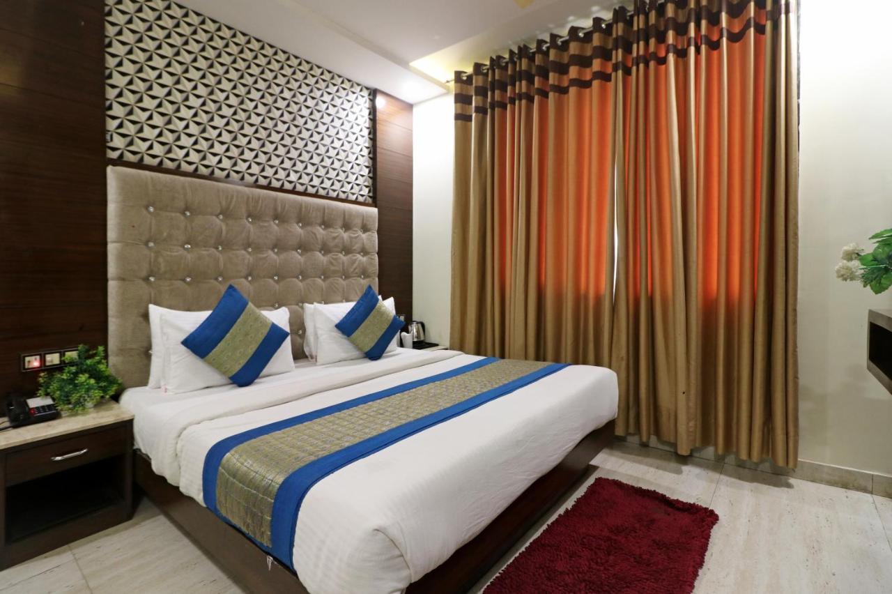 Hotel Mannat International By Mannat New Delhi Exteriör bild