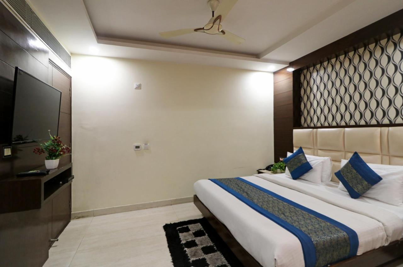 Hotel Mannat International By Mannat New Delhi Exteriör bild