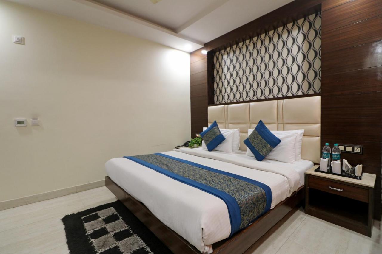 Hotel Mannat International By Mannat New Delhi Exteriör bild